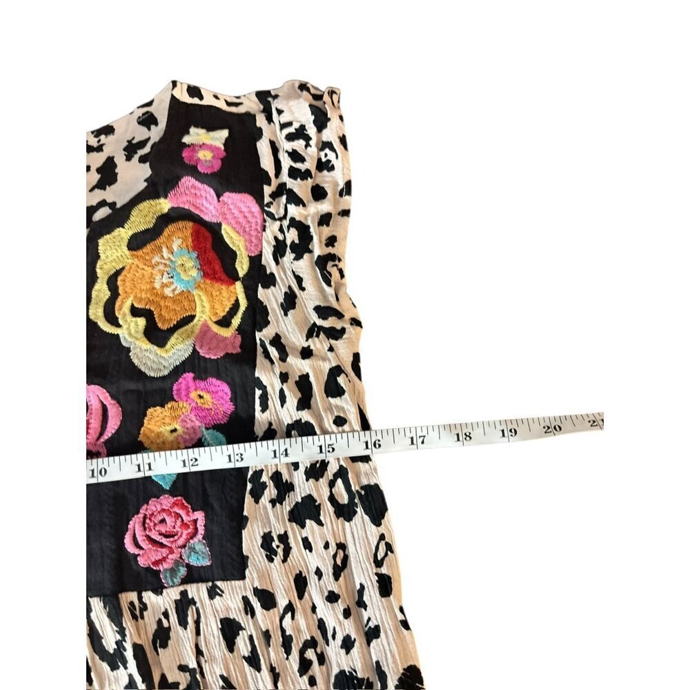 Savanna Jane Women's Tan Animal Print Short Sleeved Top - Picture 6 of 8